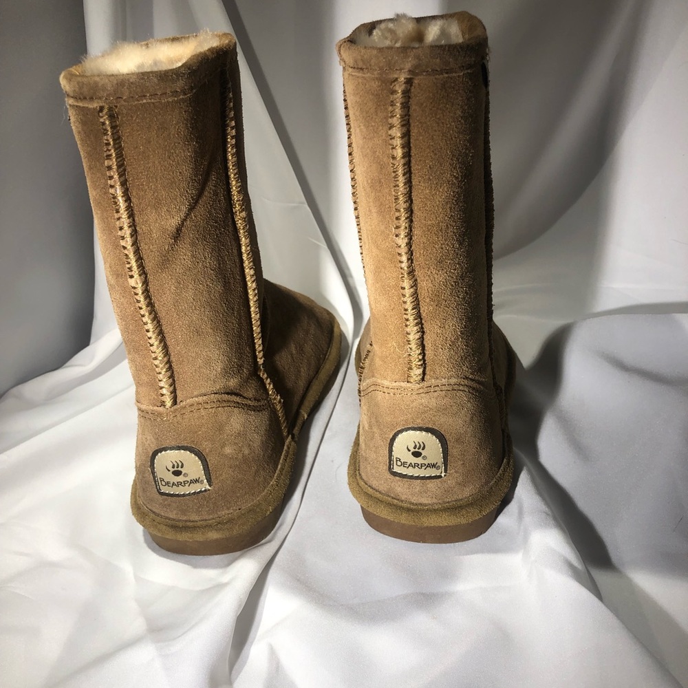 Short light brown bearpaws